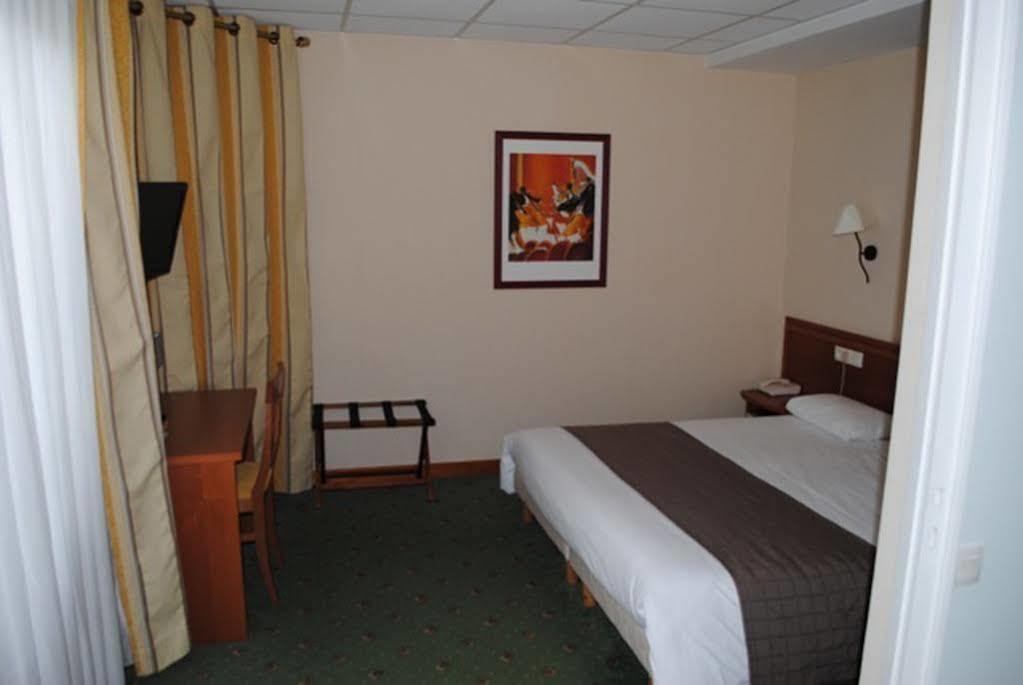 Urban Style Hotel De France Ванн Екстер'єр фото